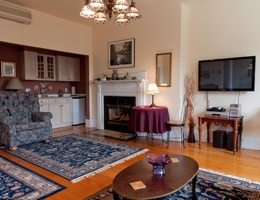 Aerie wet bar and fireplace